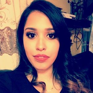 Meet your Posher, Marcela